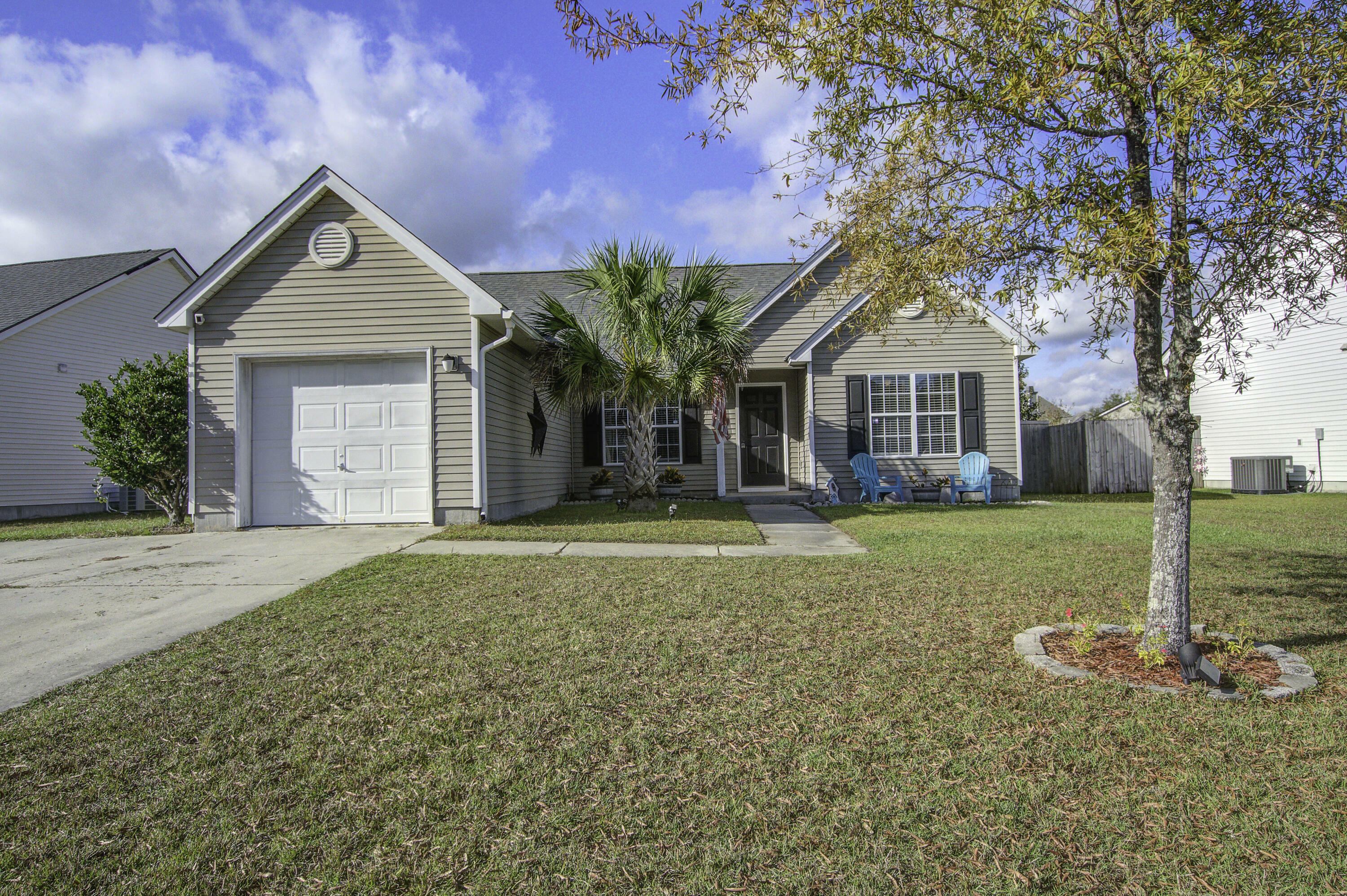 Property Photo:  109 Dovetail Circle  SC 29483 