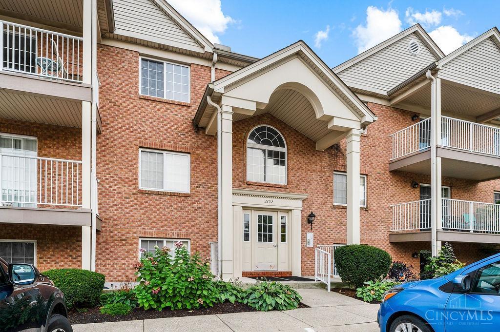 3352 Emerald Lakes Drive  Green Twp OH 45211 photo