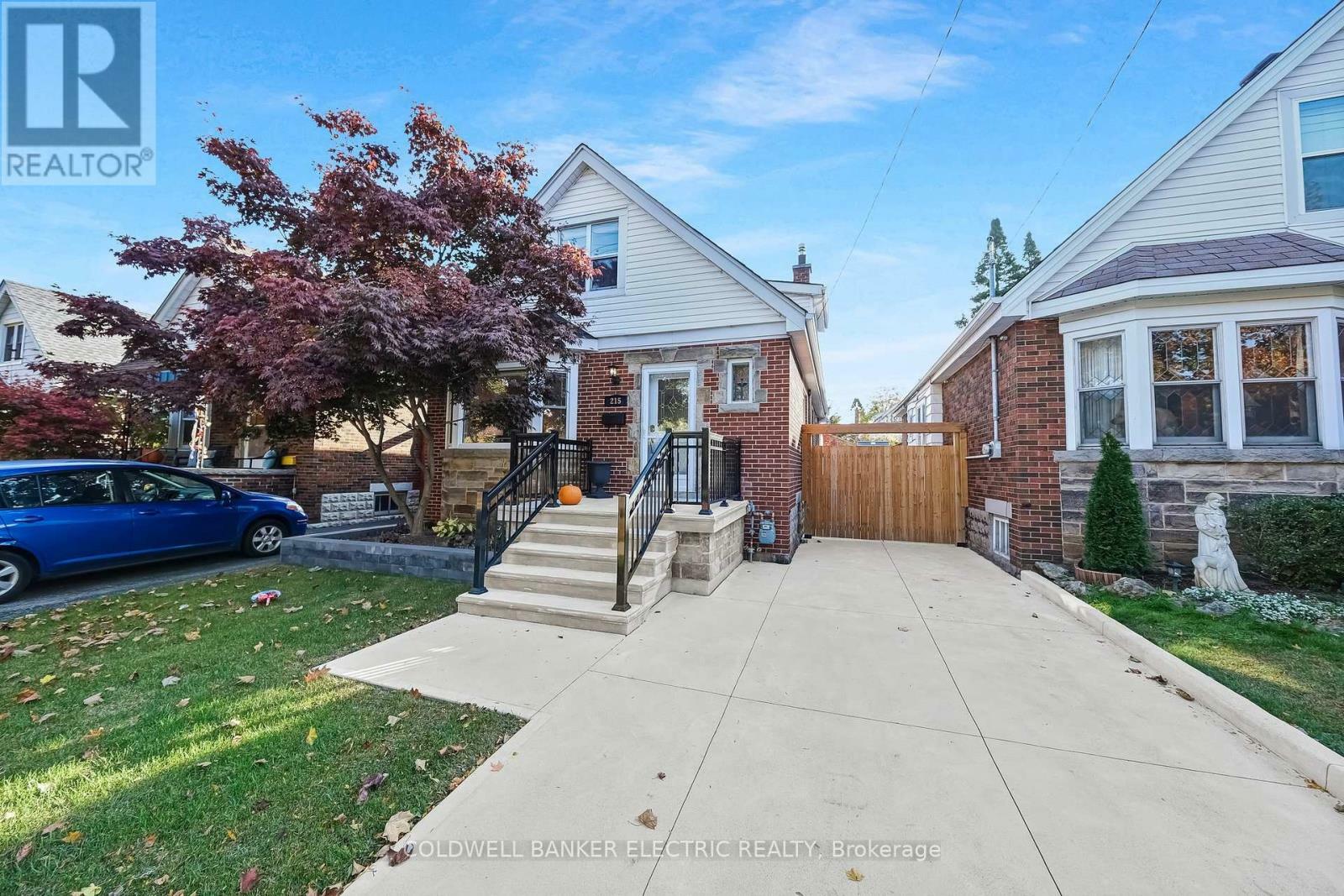 215 Wexford Avenue South  Hamilton (Delta) ON L8K 2P1 photo