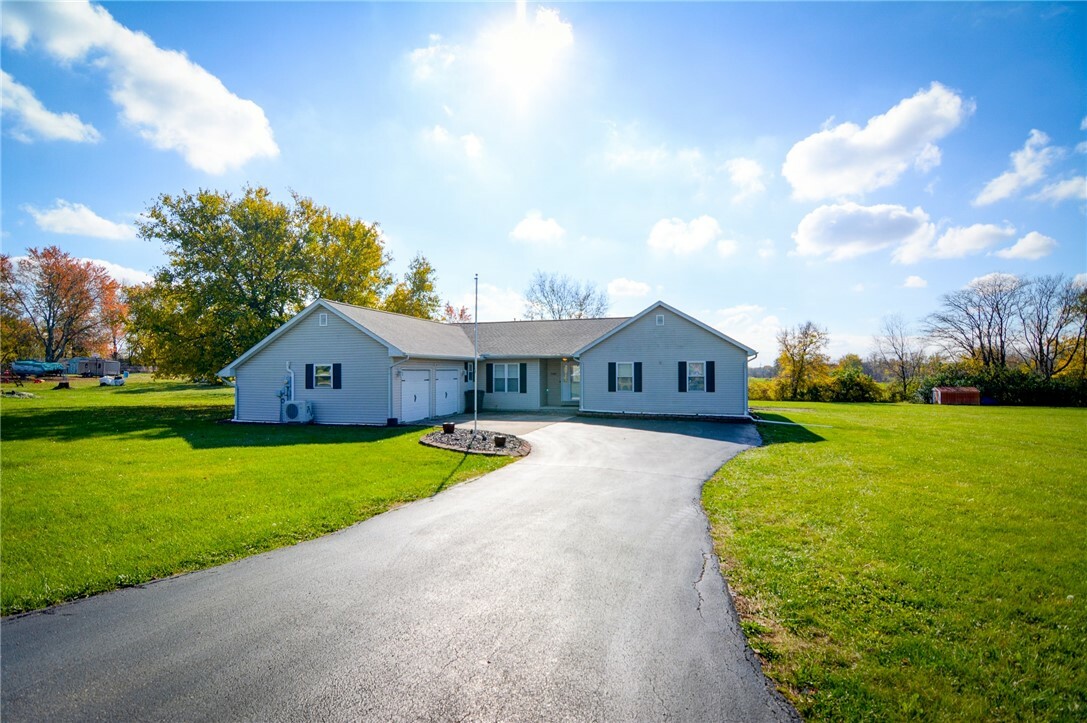 Property Photo:  5585 Union School Road  IL 62522 