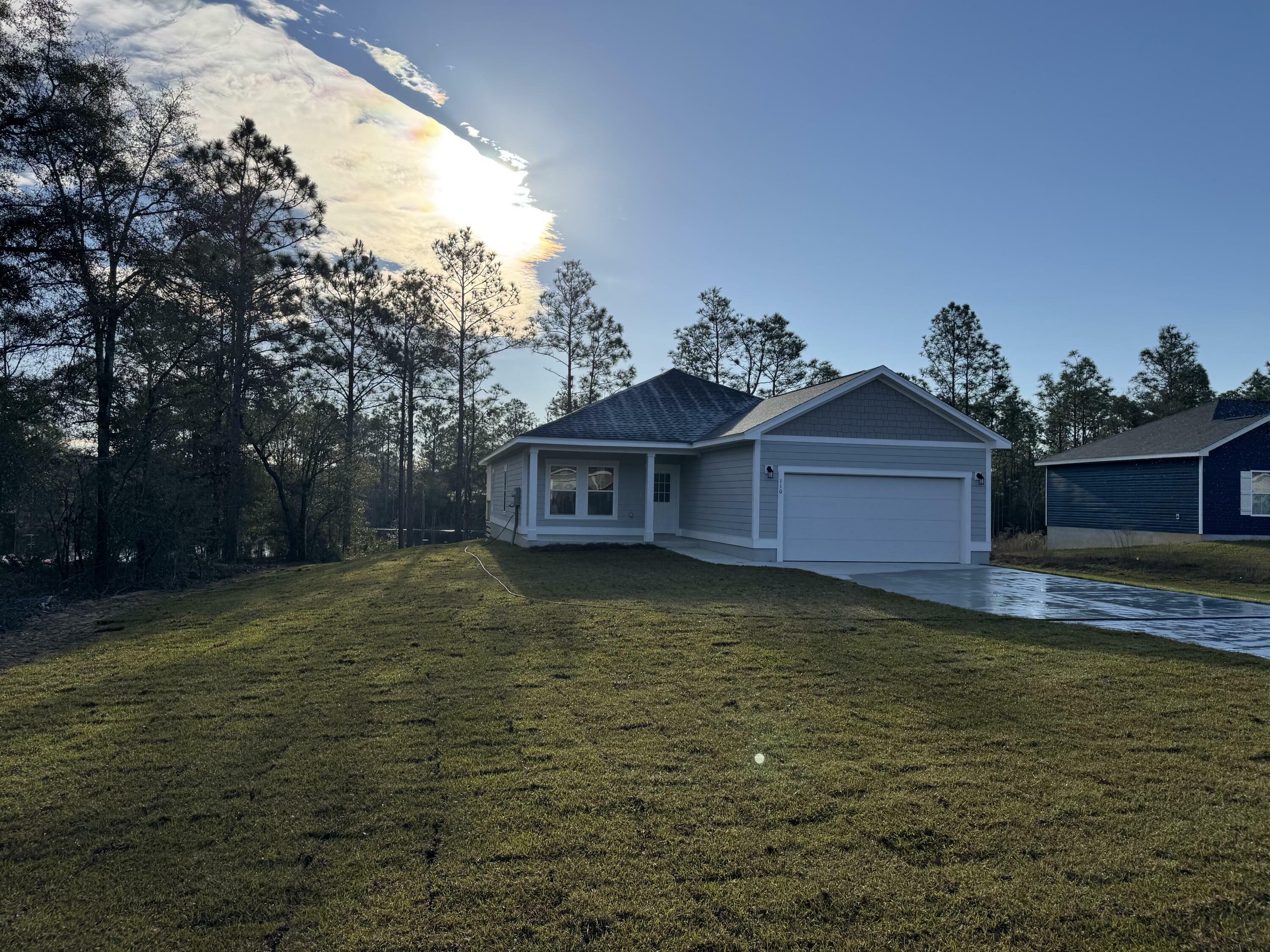 Property Photo: 110 E Michaelangelo Road FL 32433