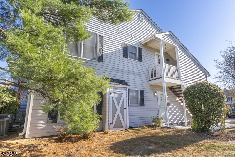 Property Photo:  237 Nuthatch Ct  NJ 08887 