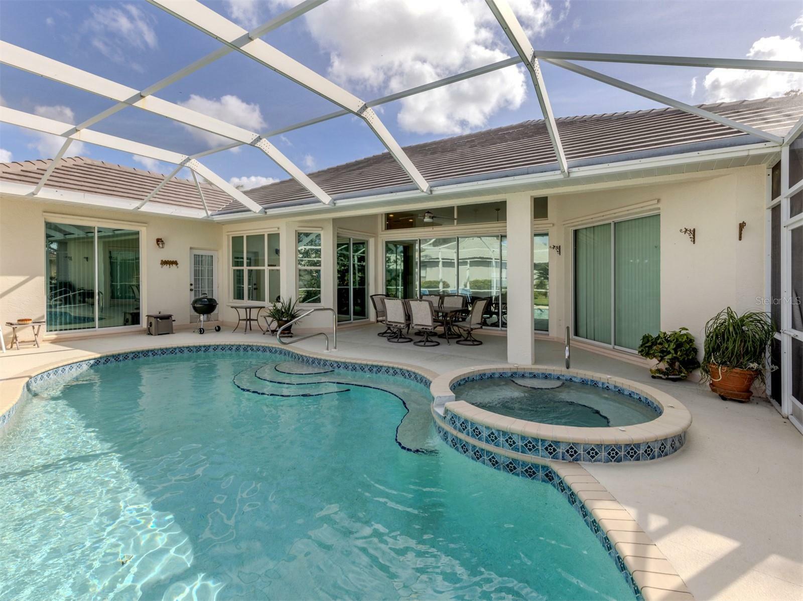 Property Photo:  648 Lakescene Drive  FL 34293 