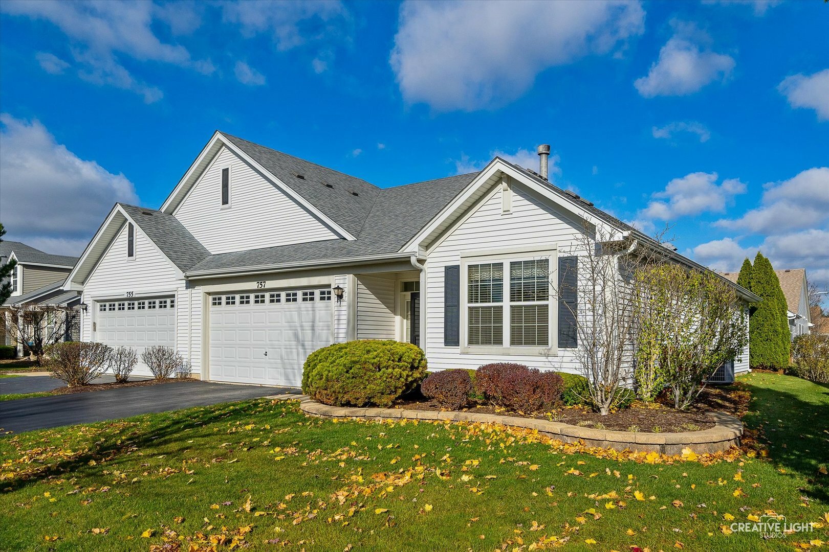 Property Photo:  757 Bellevue Circle  IL 60543 