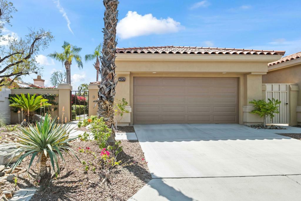 Property Photo:  437 Desert Holly Drive  CA 92211 