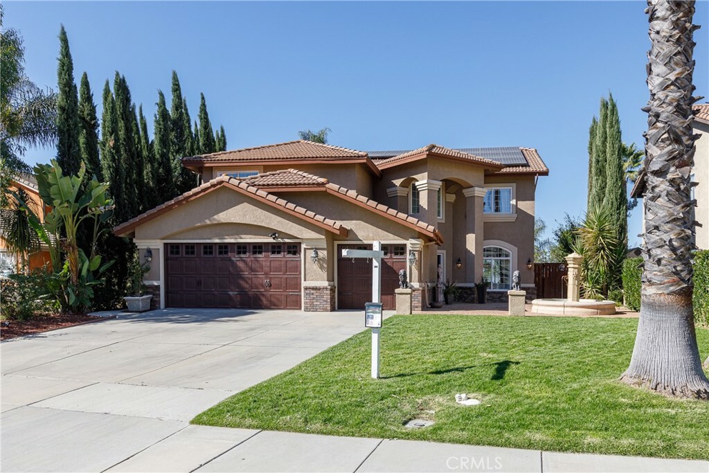 Property Photo:  40493 Calle Katerine  CA 92591 