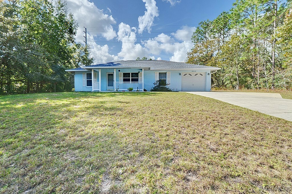 Property Photo:  8608 N Vince Drive  FL 34434 