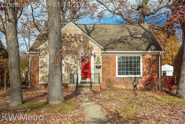 Property Photo:  620 Catalpa Drive  MI 48067 