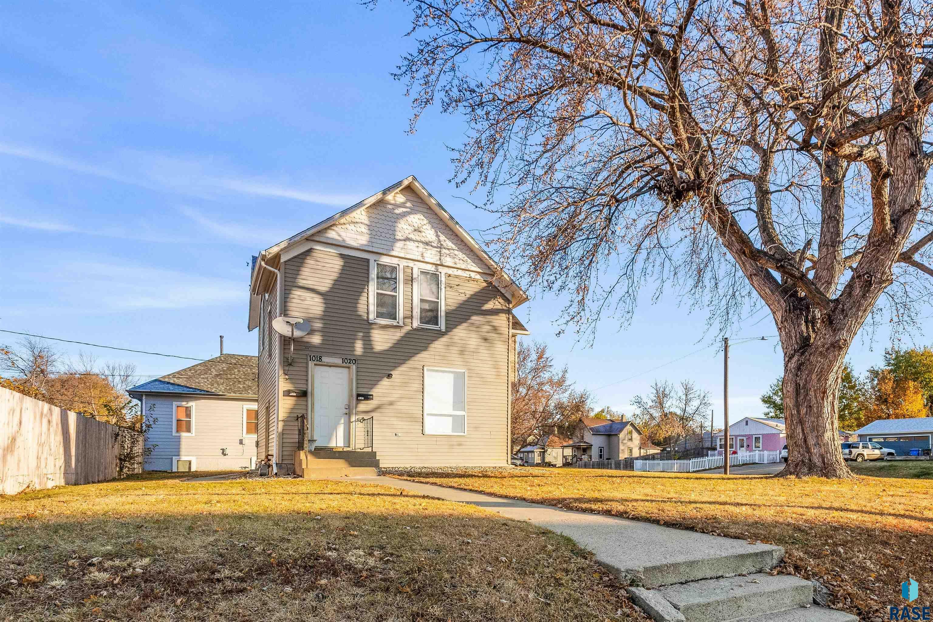 Property Photo:  1018 E 6th St  SD 57103 