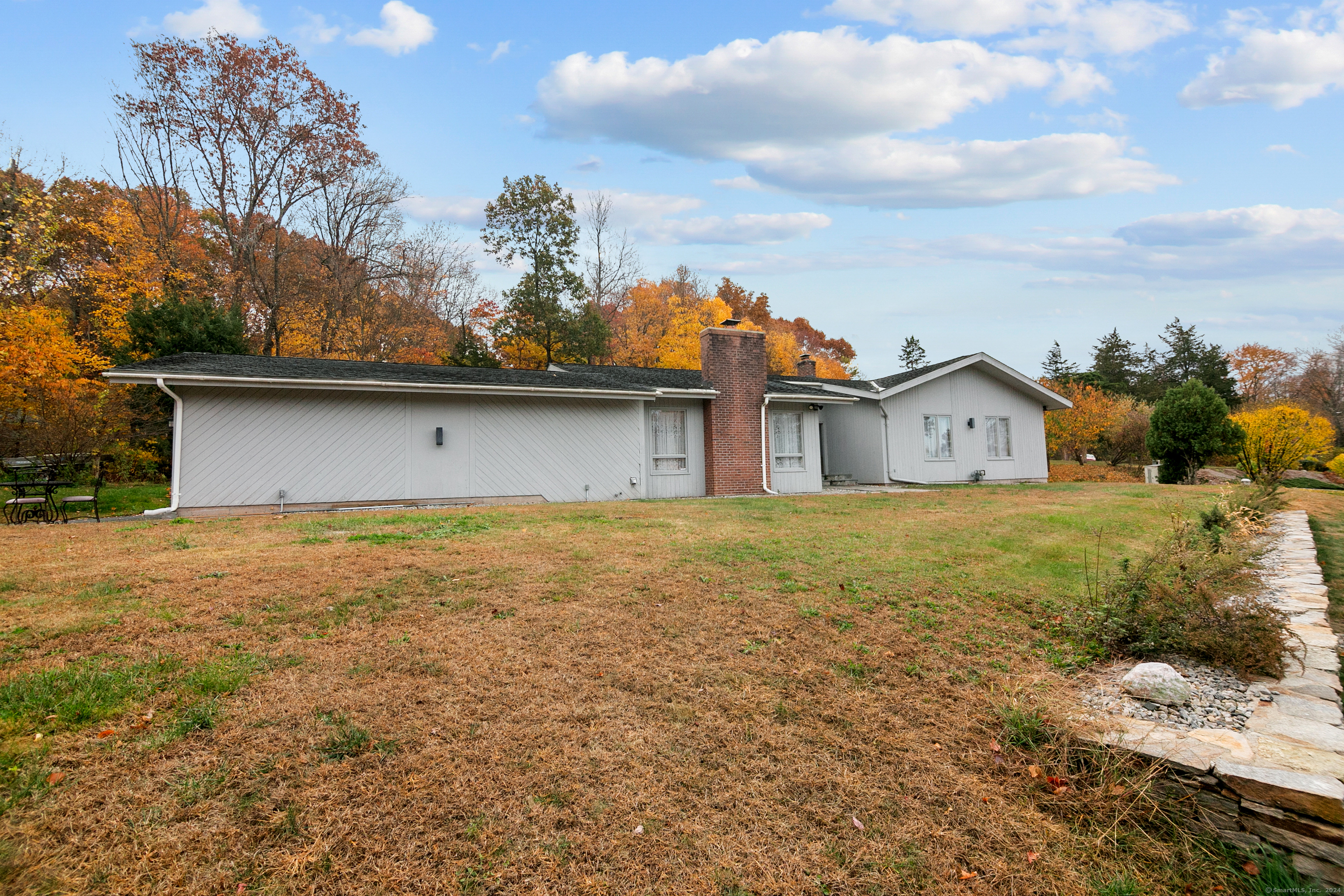 Property Photo:  28 Juniper Lane West  CT 06033 