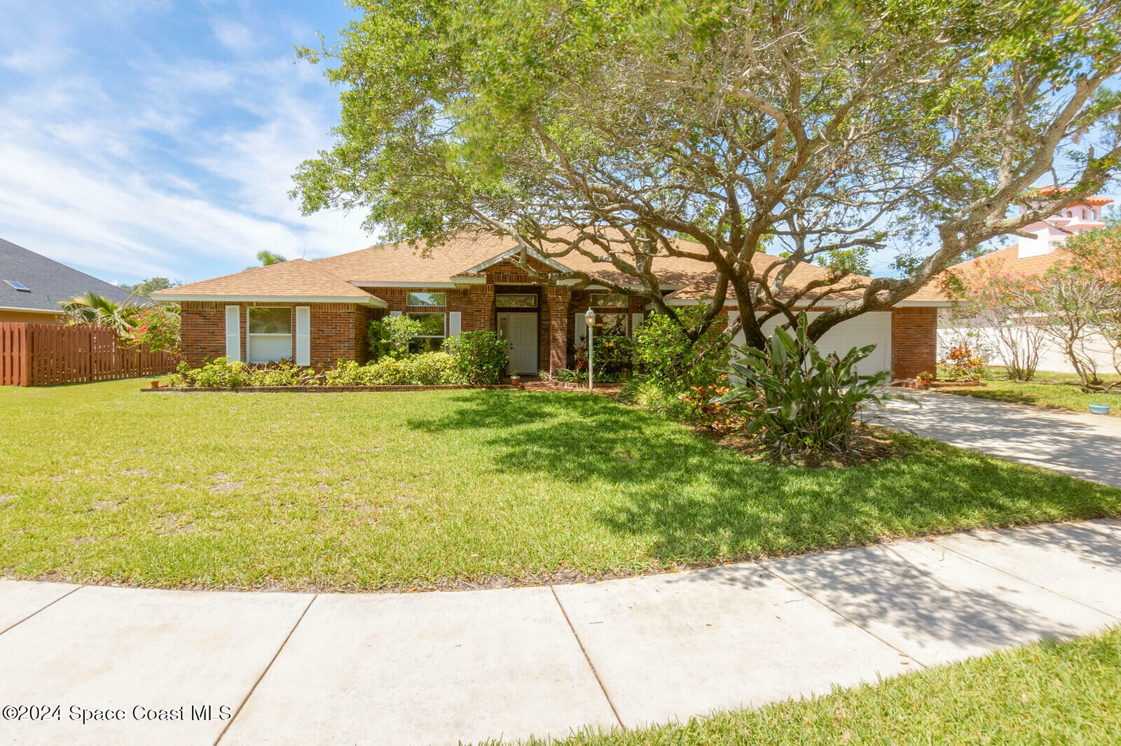 Property Photo:  410 Oriole Lane  FL 32903 