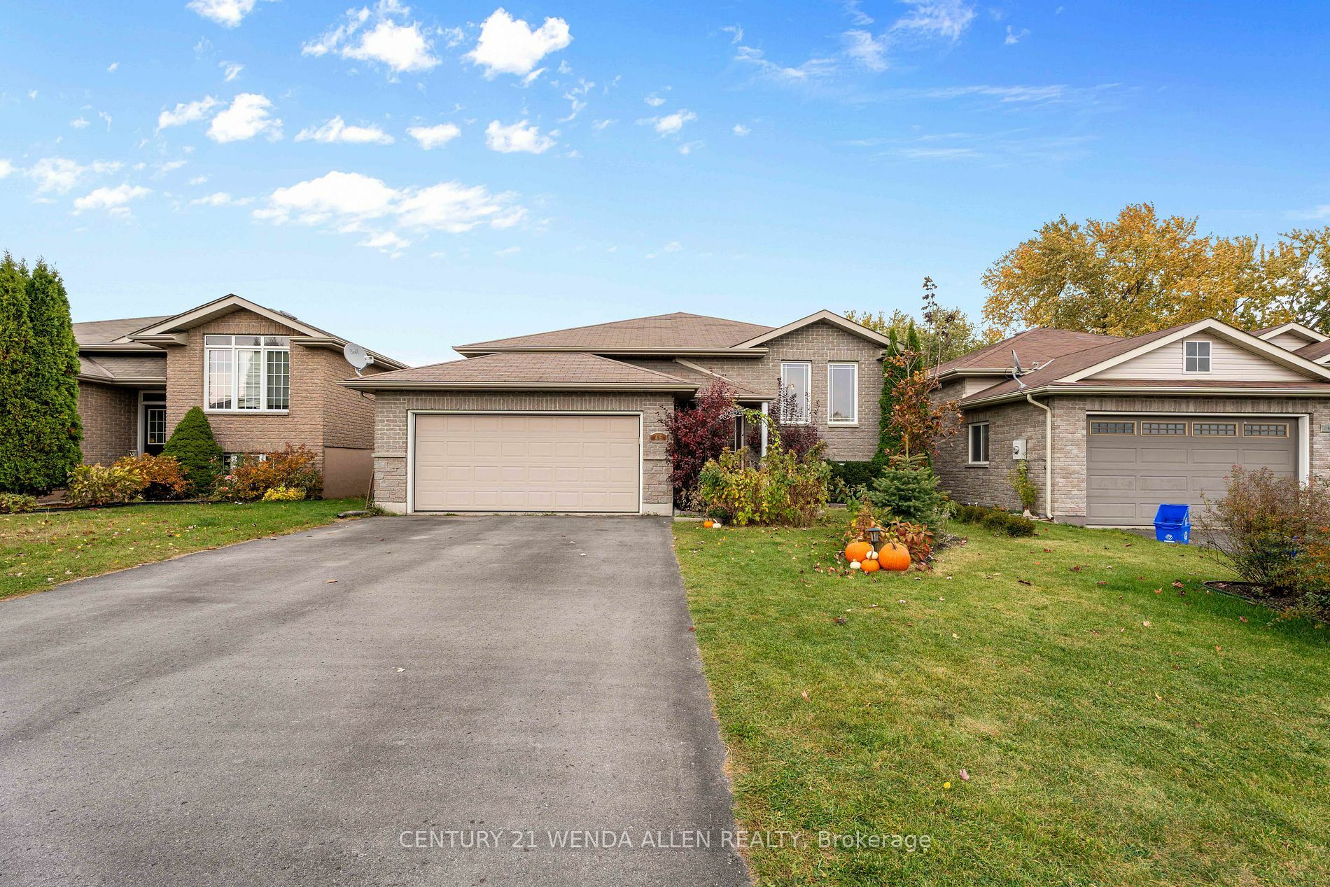 Property Photo:  46 Ridgeview Lane  ON K8V 5P8 