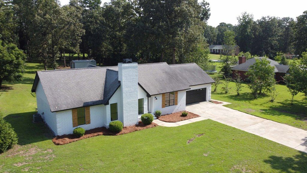 Property Photo:  204 W Martindale Drive  GA 31721 