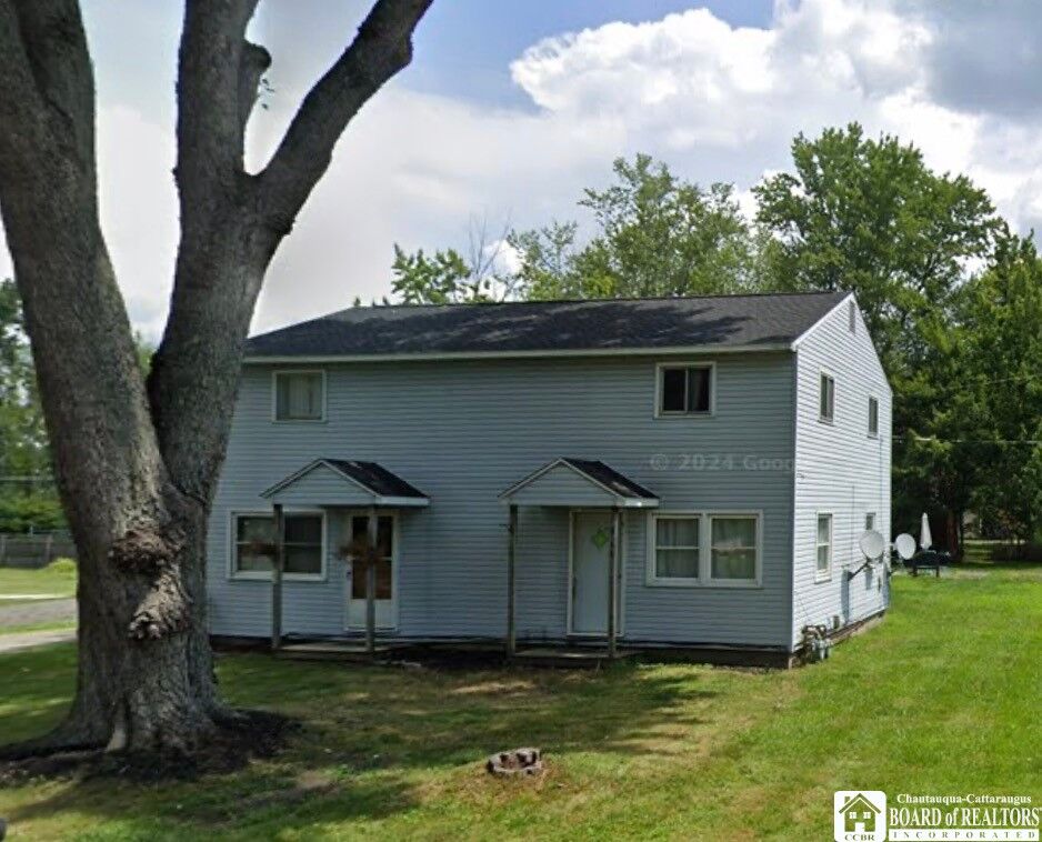 Property Photo:  