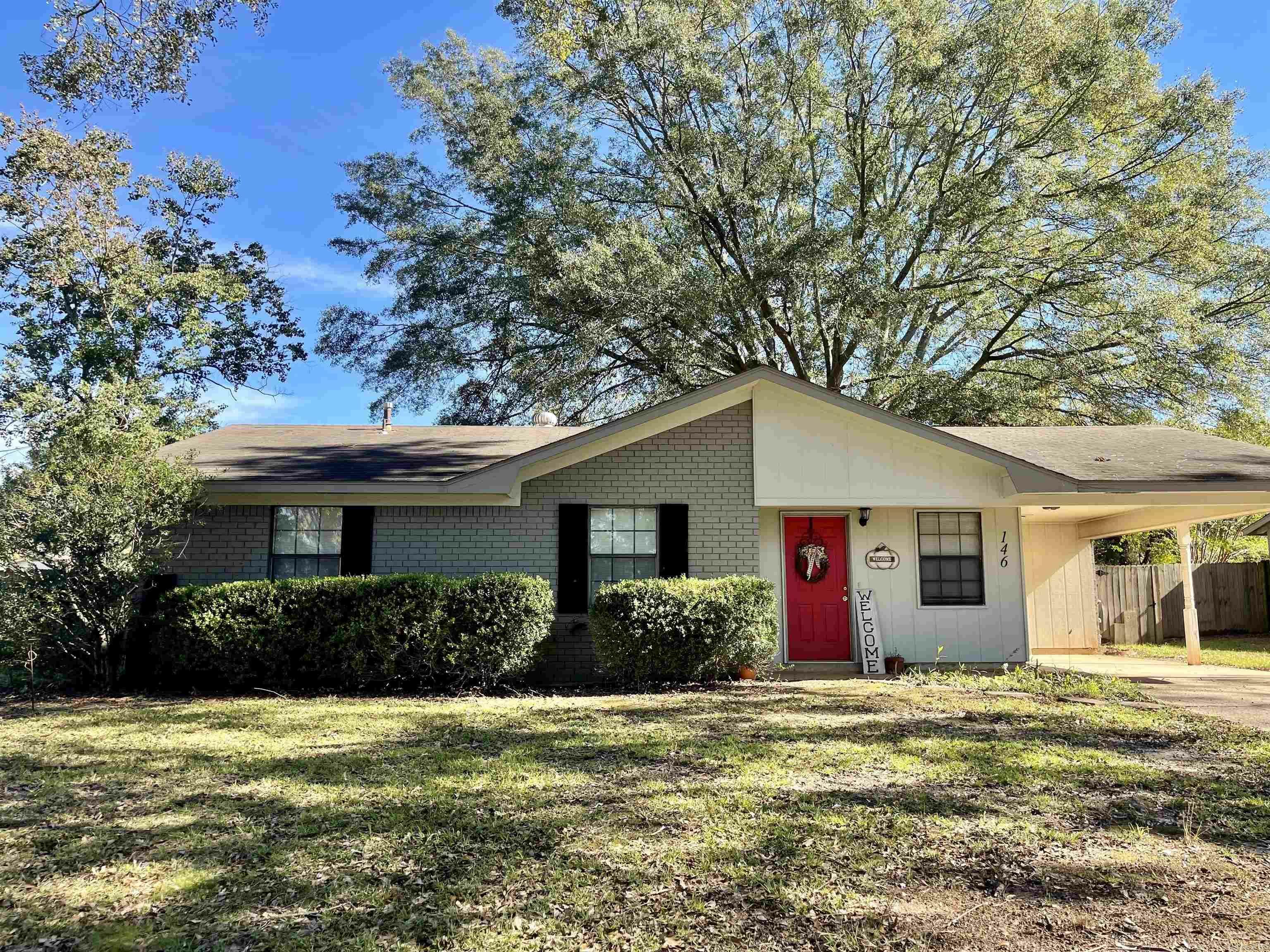 Property Photo:  146 Elm Court  AR 71655 