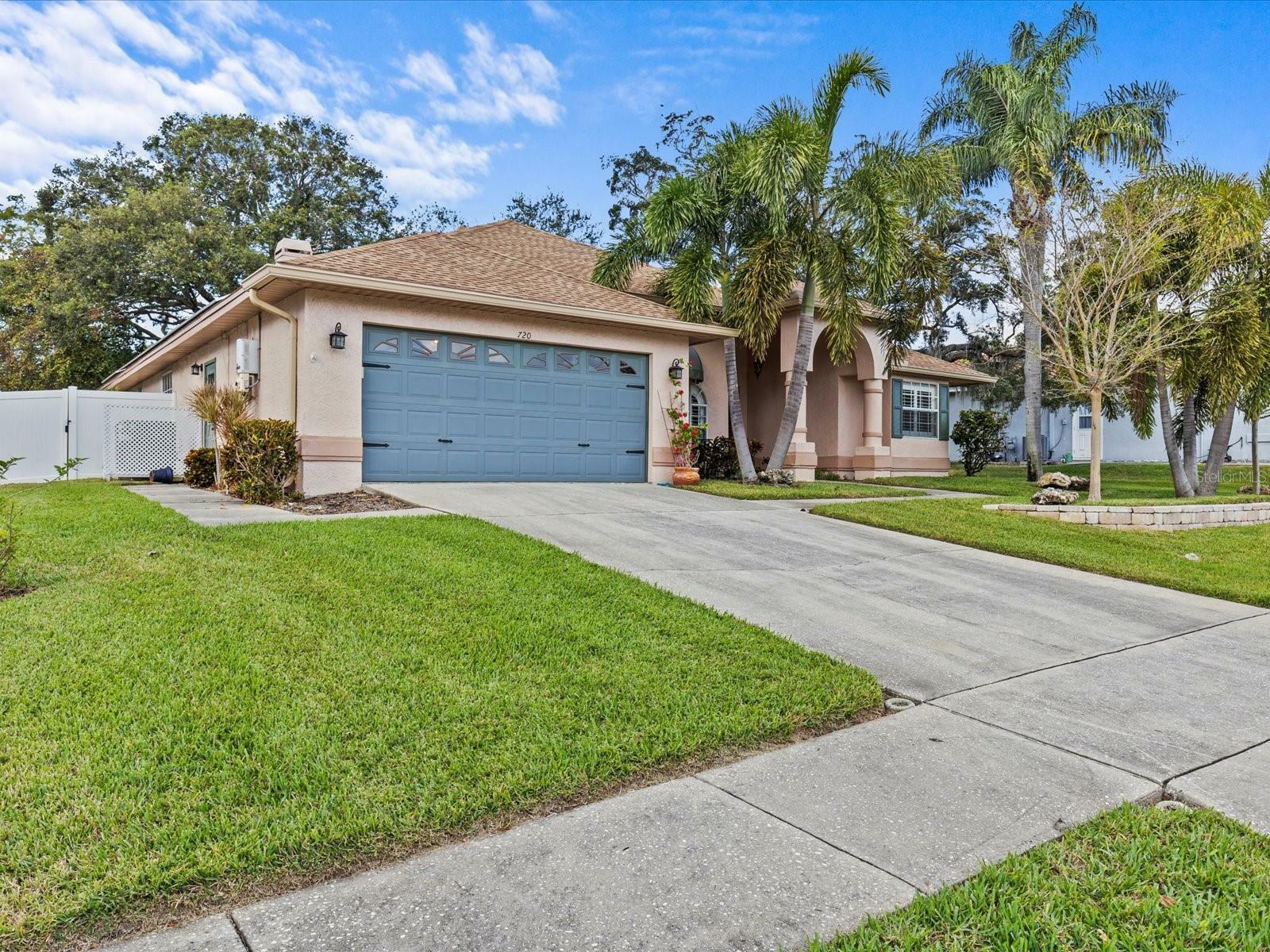 720 Woodmont Drive  Tarpon Springs FL 34689 photo