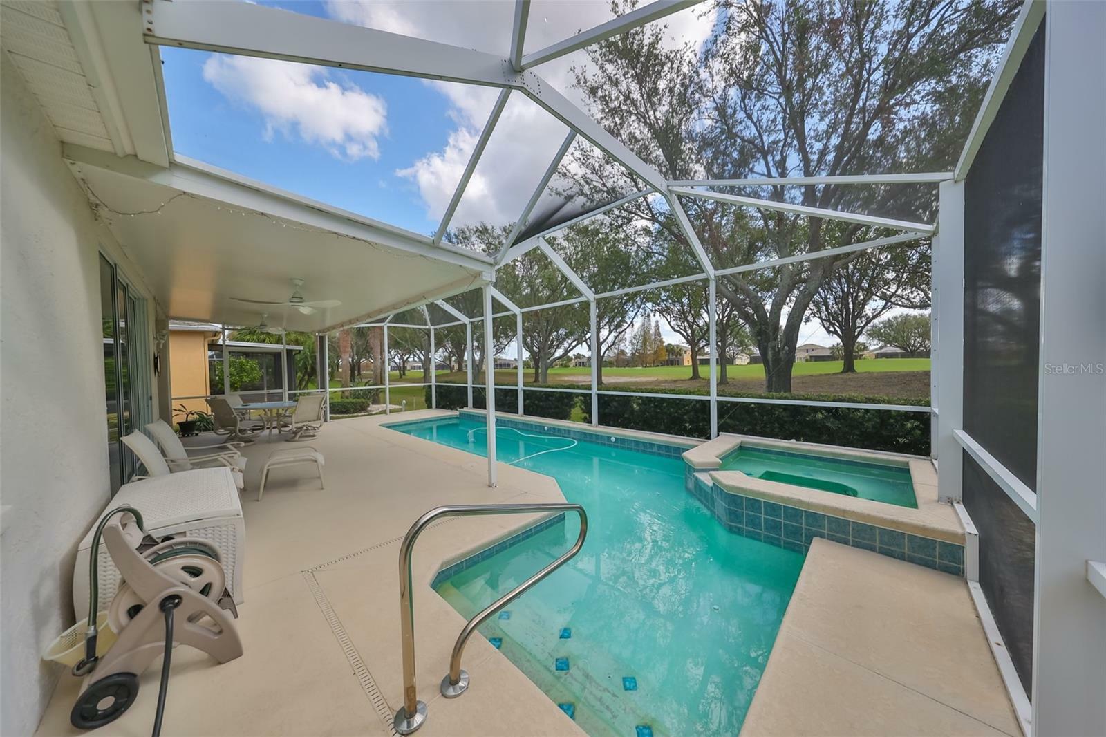 Property Photo:  1120 Emerald Dunes Drive  FL 33573 