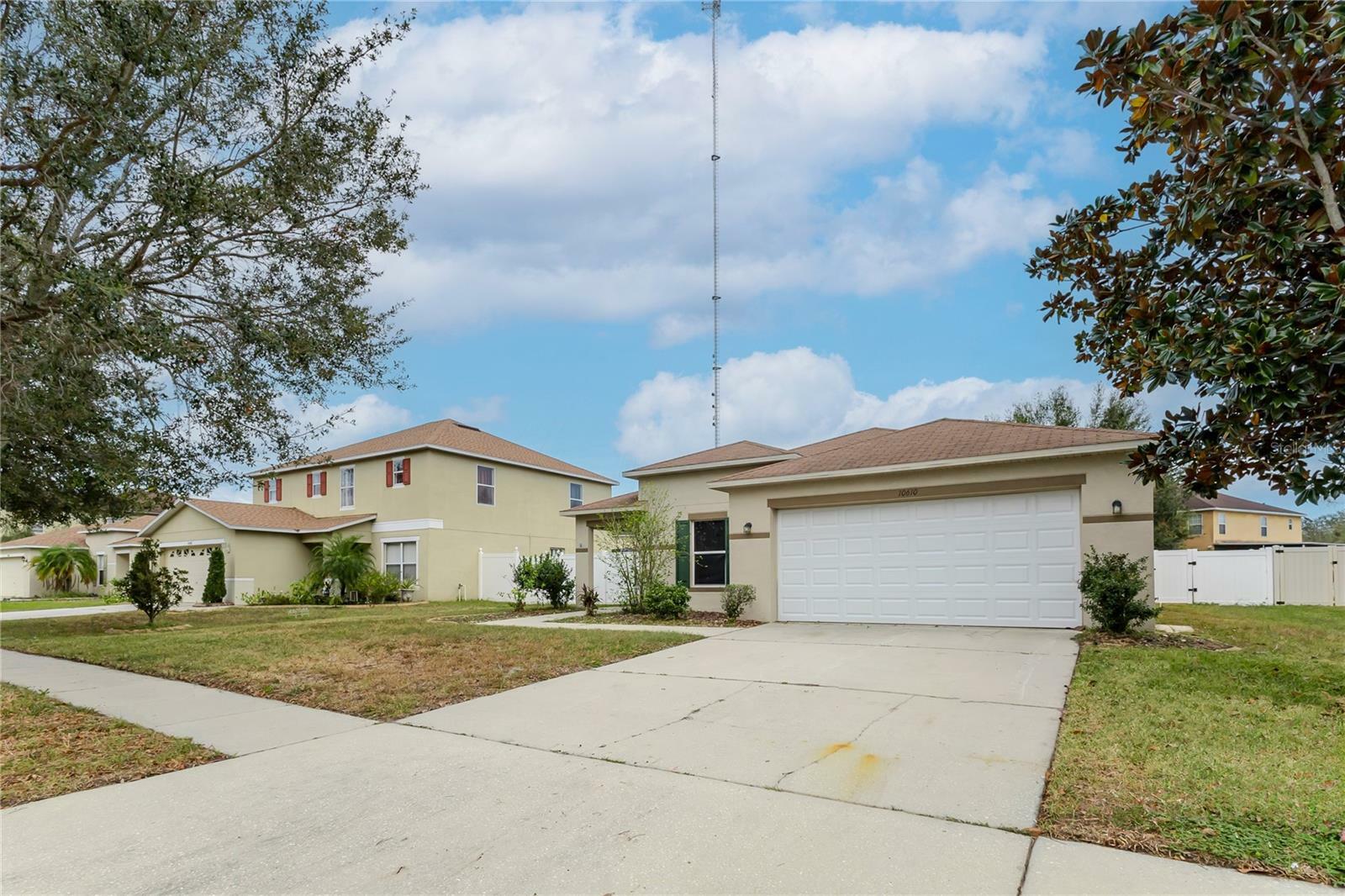 Property Photo:  10610 Boyette Creek Boulevard  FL 33569 