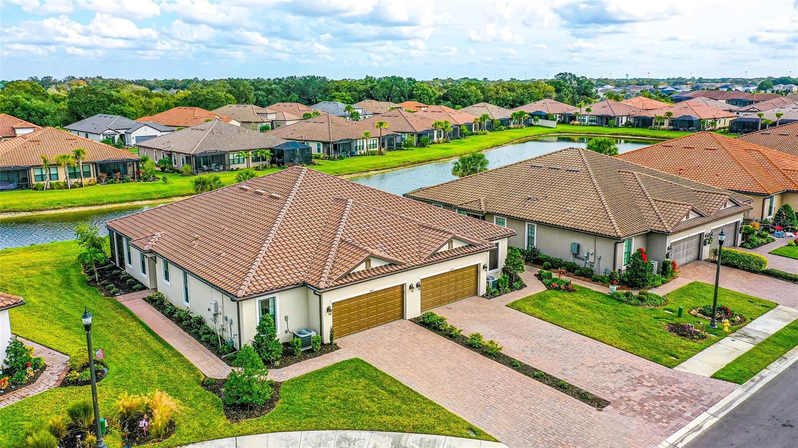 Property Photo:  5431 Taliaferro Court  FL 34221 
