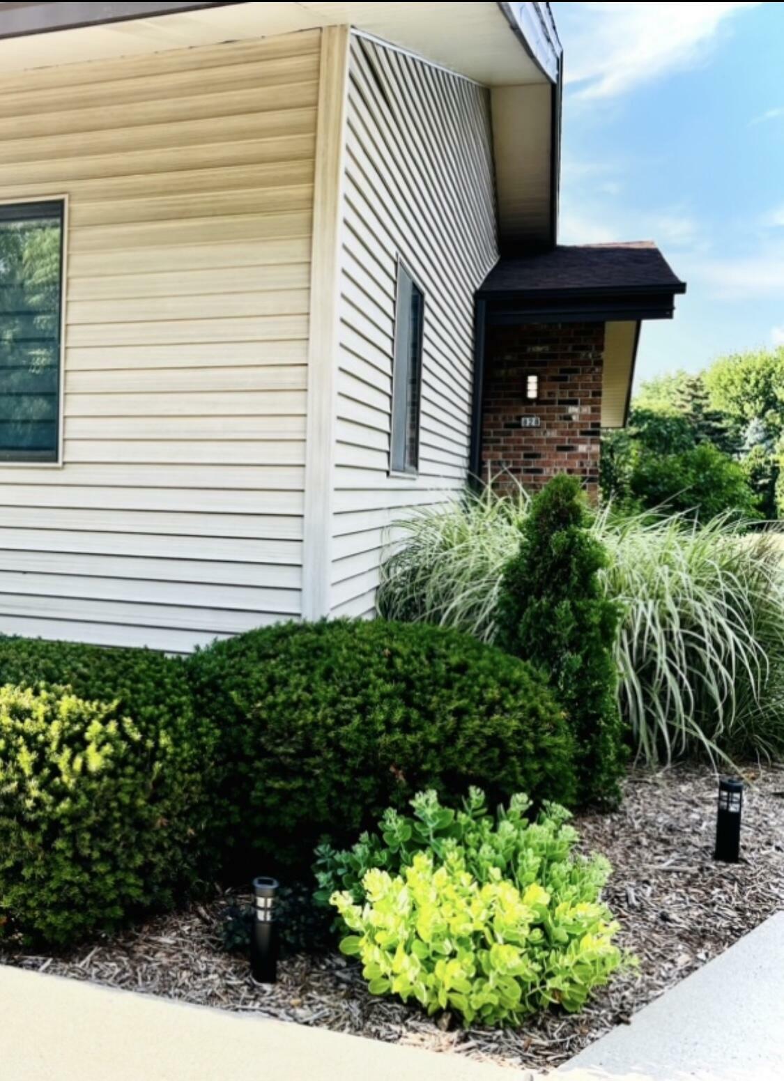 Property Photo:  828 Pilgrim Pkwy  WI 53122 