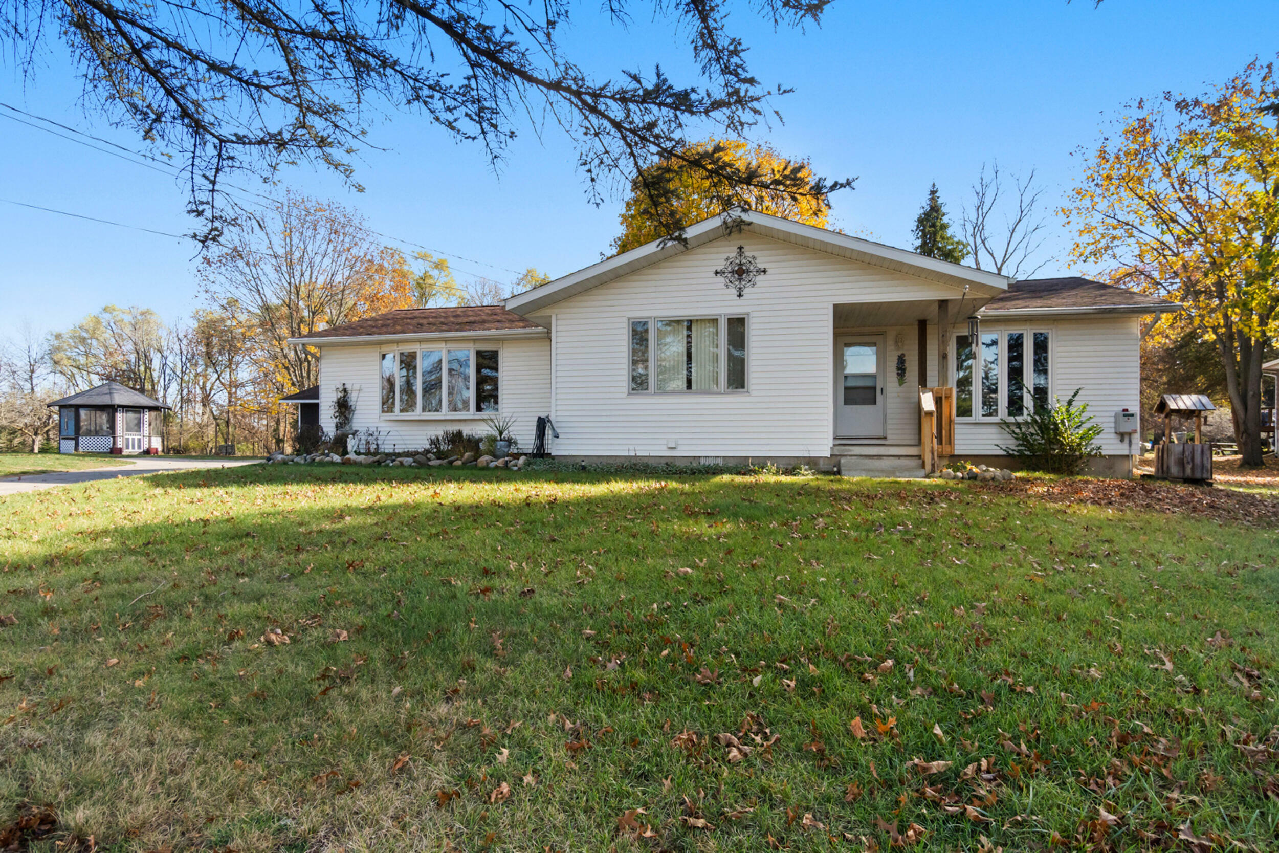 Property Photo:  115 Olcott Lake Drive  MI 49201 