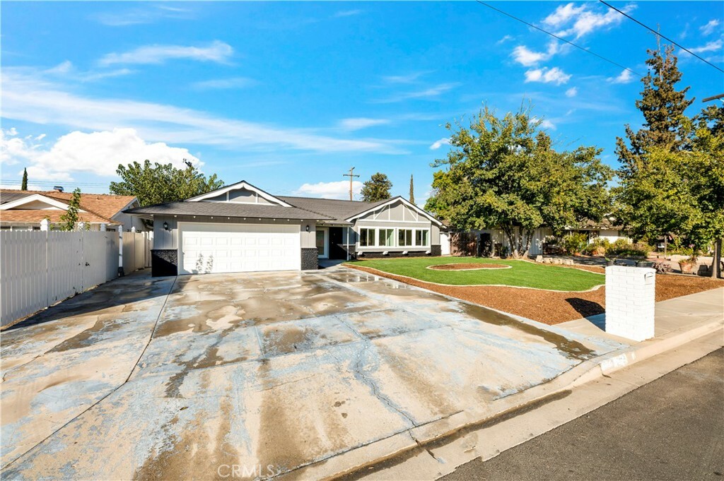 Property Photo:  40864 Johnston Avenue  CA 92544 