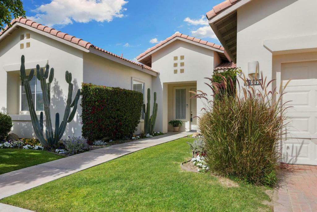 Property Photo:  74558 Lavender Way  CA 92260 