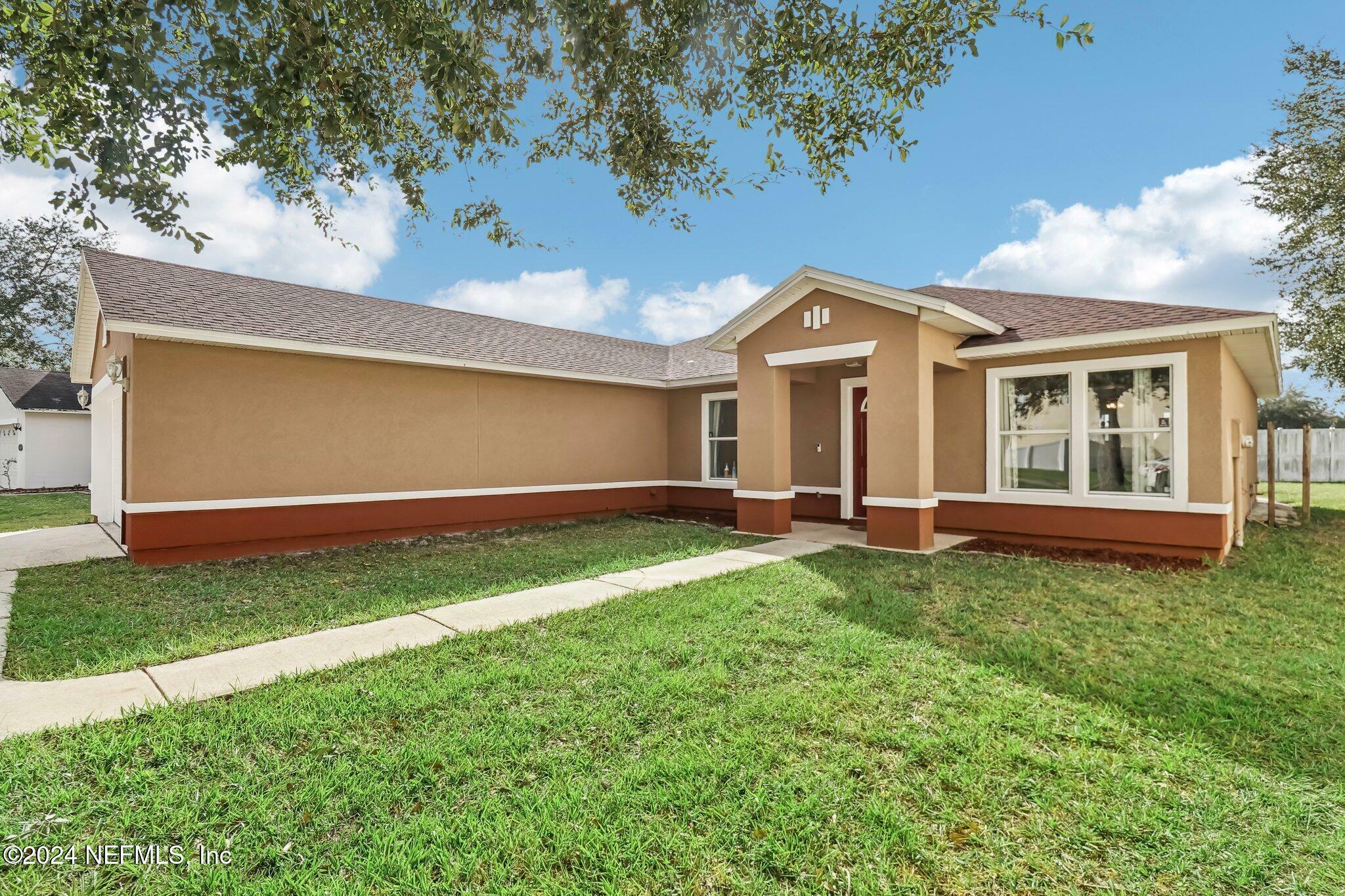 Property Photo:  9104 Redtail Drive  FL 32222 