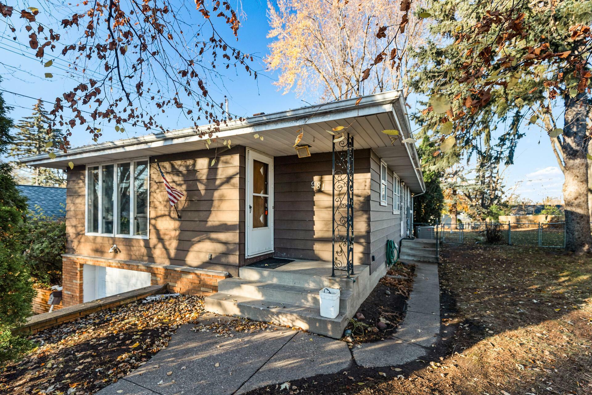 Property Photo:  981 Felix Street  MN 55118 