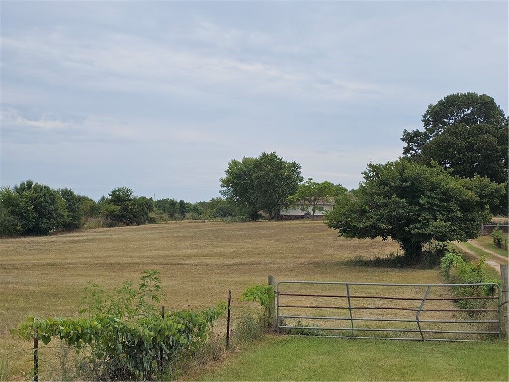 Property Photo: 15728 Easterling Road AR 72751