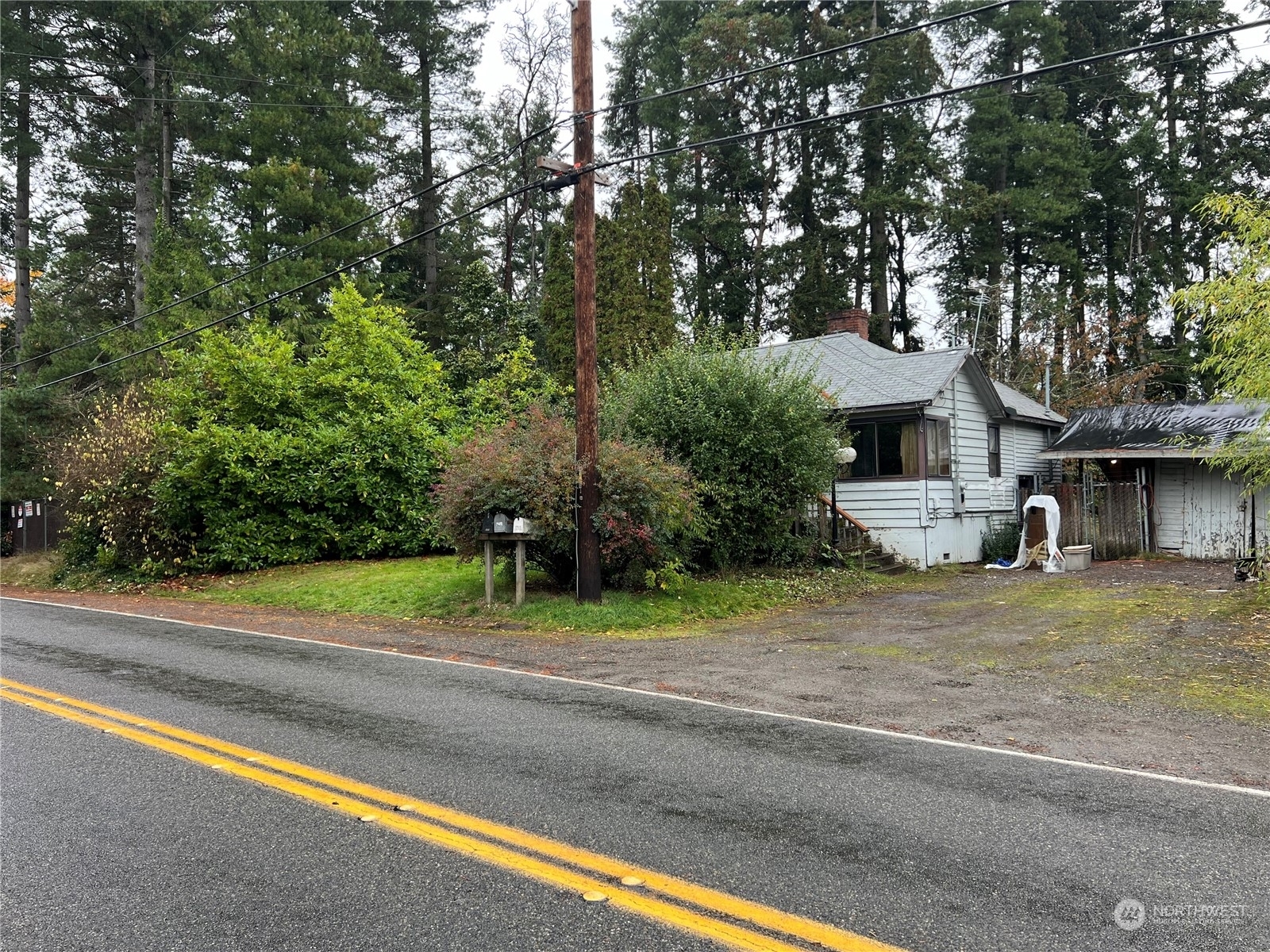 Property Photo:  1710 NE 175th Street  WA 98155 