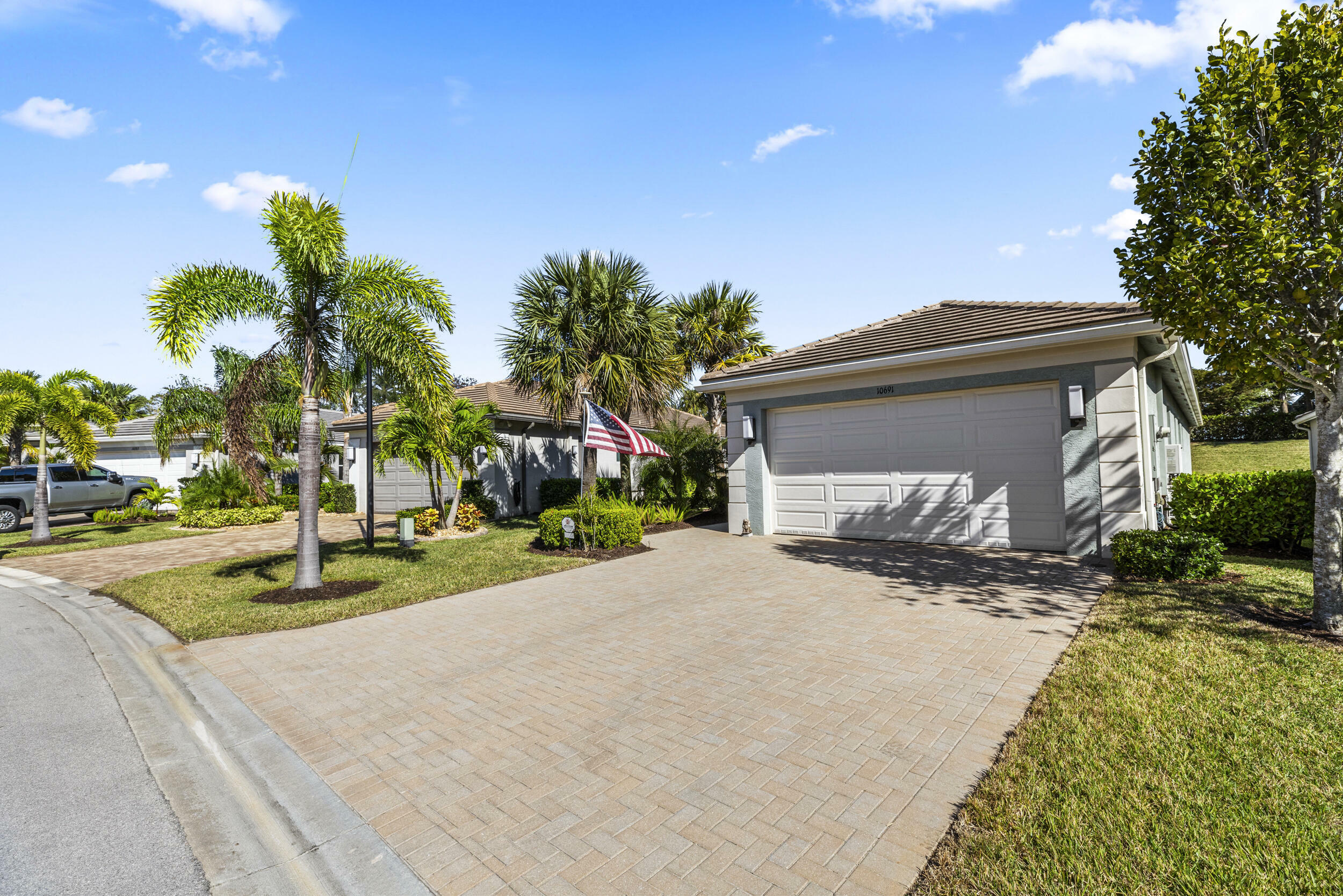 Property Photo:  10691 SW Sunray Street  FL 34987 