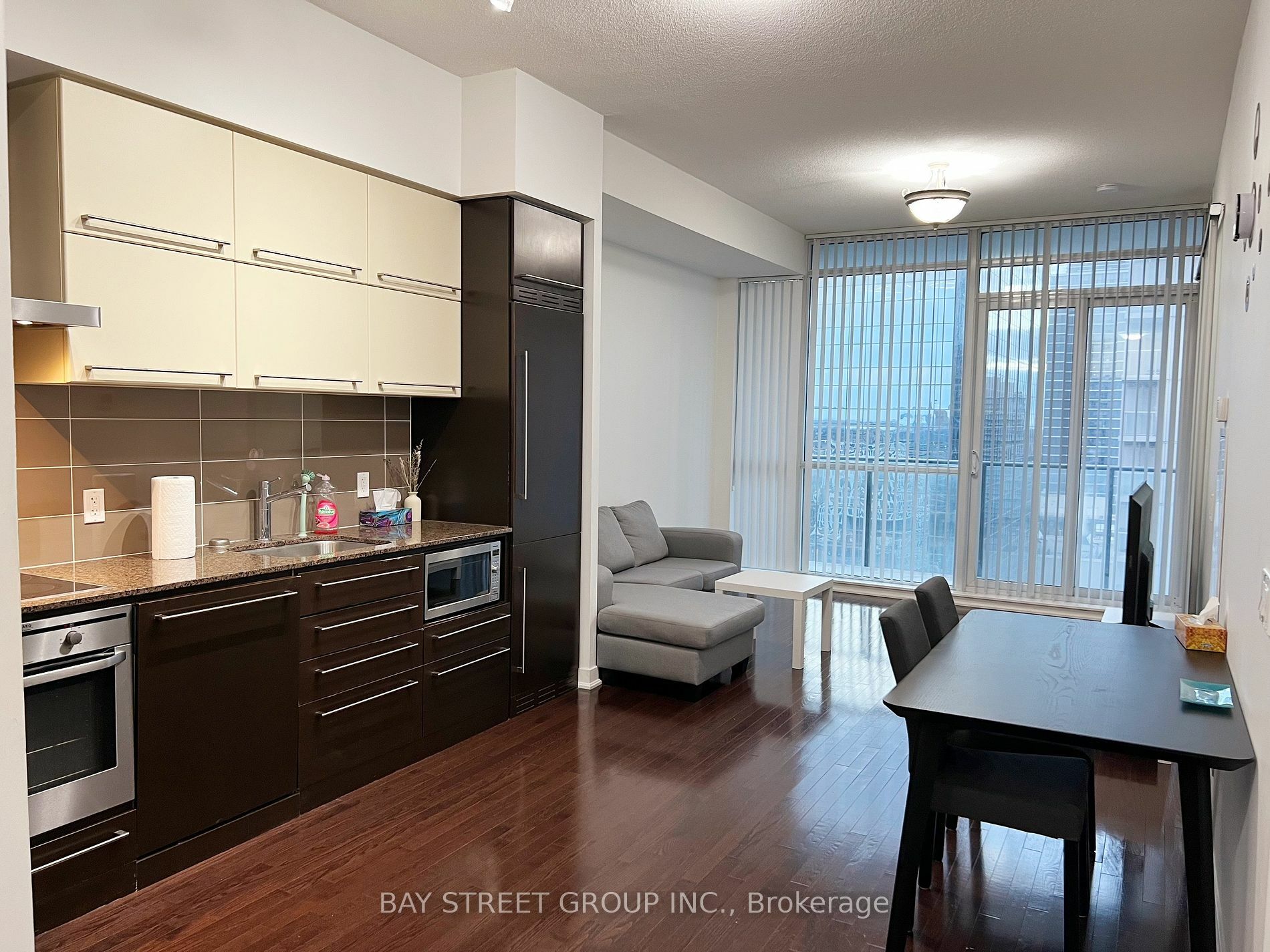 Property Photo:  770 Bay St 2605  ON M5G 1N6 