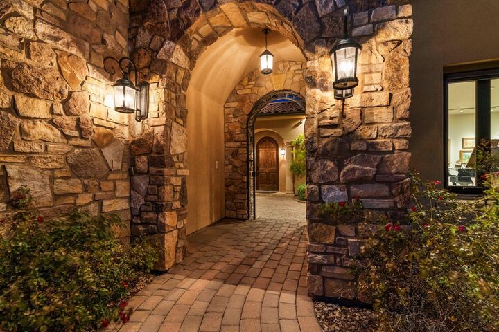 237 N Cliffside Dr  Washington UT 84780 photo