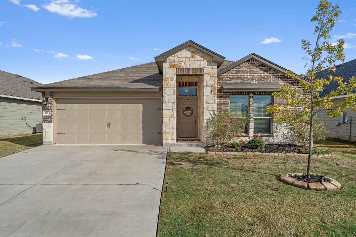 203 Reagor Drive  Taylor TX 76574 photo