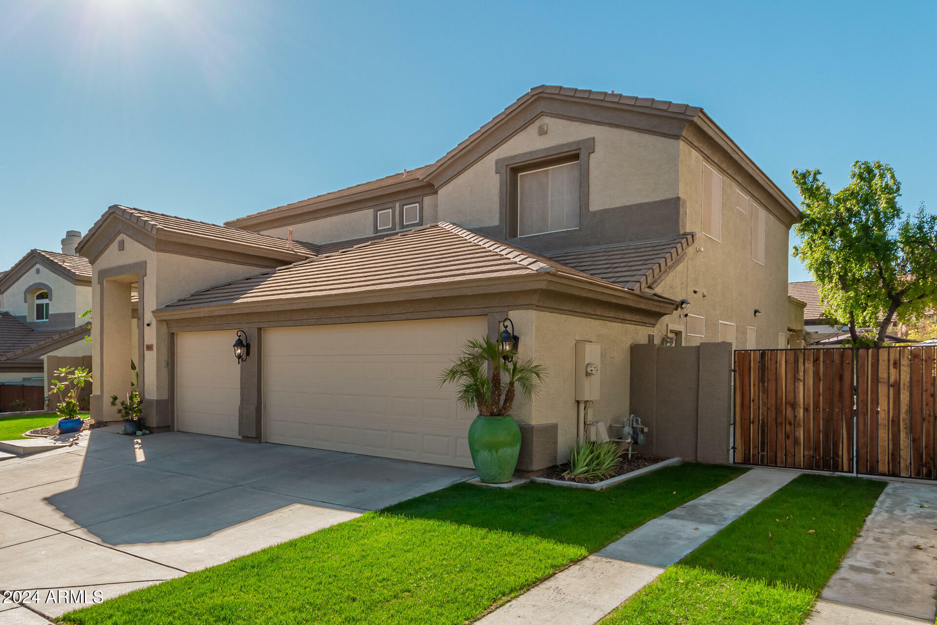 Property Photo:  959 W Myrtle Drive  AZ 85248 