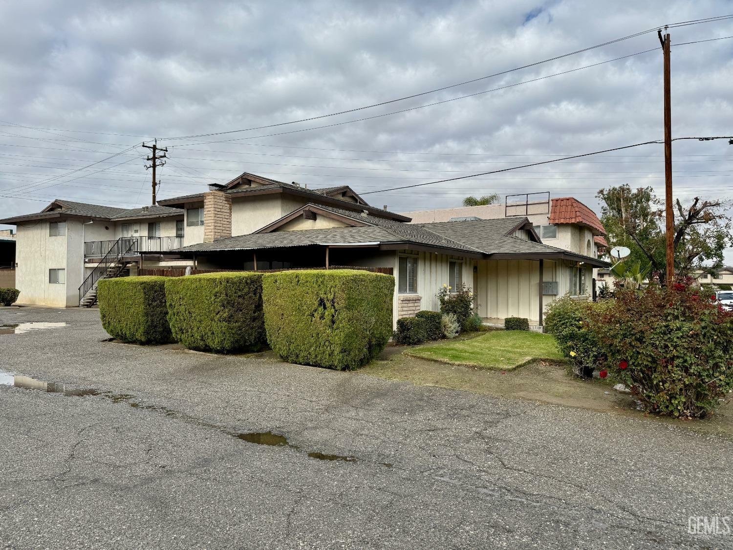 Property Photo:  2461 Olive Street  CA 93301 