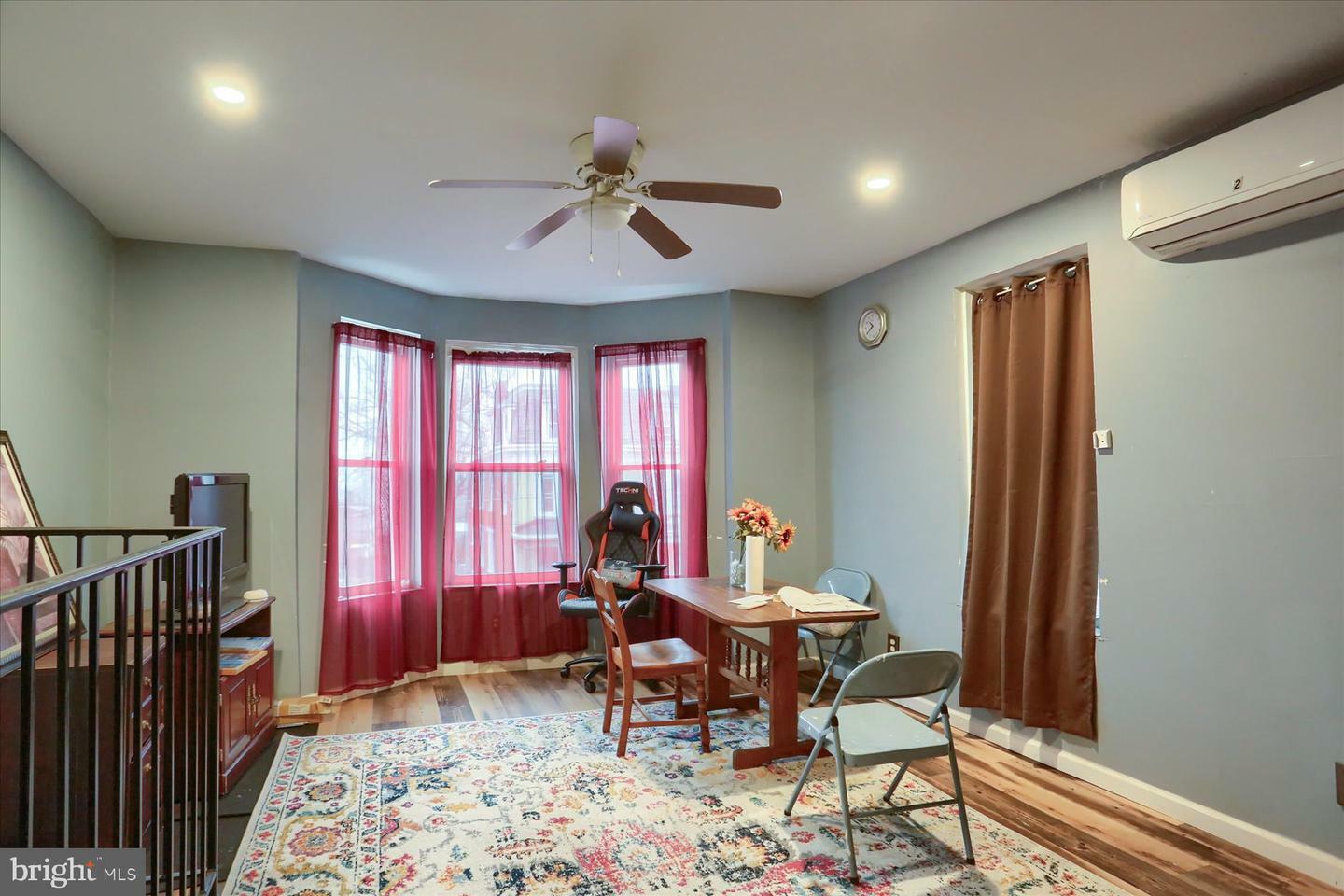 Property Photo:  33 N 19th Street  PA 17103 