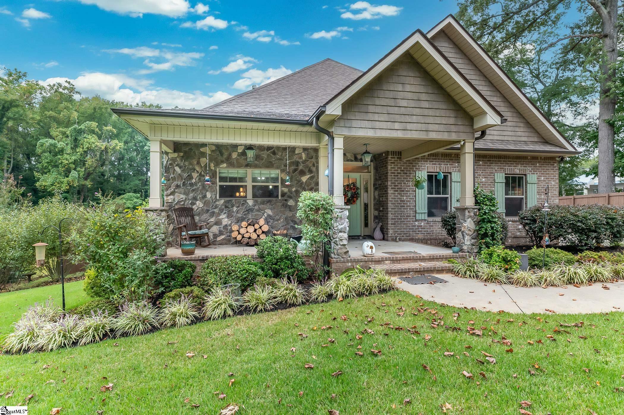 Property Photo:  821 Chick Springs Road  SC 29609 