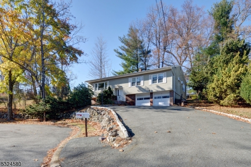 Property Photo:  21 Stony Hill Ct  NJ 07405 