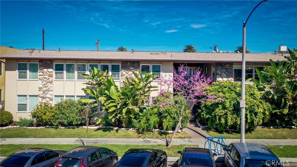 Property Photo:  1023 E 1st Street 19  CA 90802 