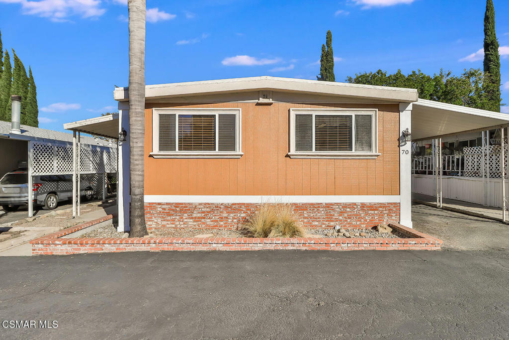 Property Photo:  1550 Rory Lane 70  CA 93063 