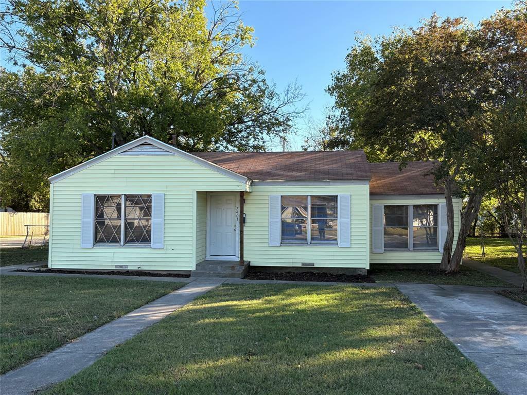 Property Photo:  7401 Mohawk Avenue  TX 76116 