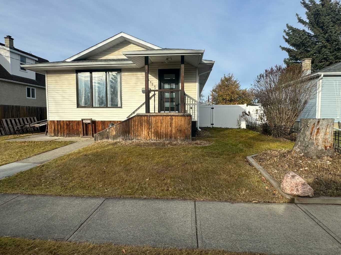 Property Photo:  4126 50A Street  AB T4N 1Y9 