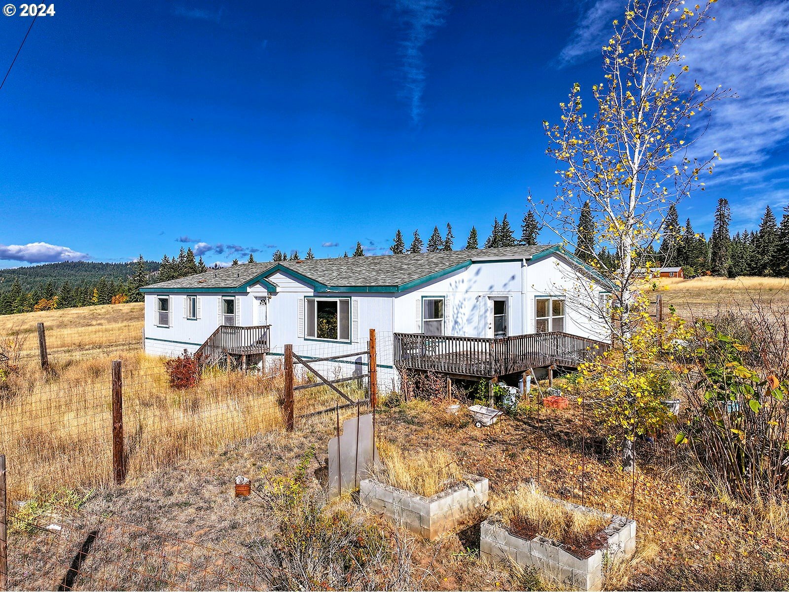 Property Photo:  143 Acme Rd  WA 98672 