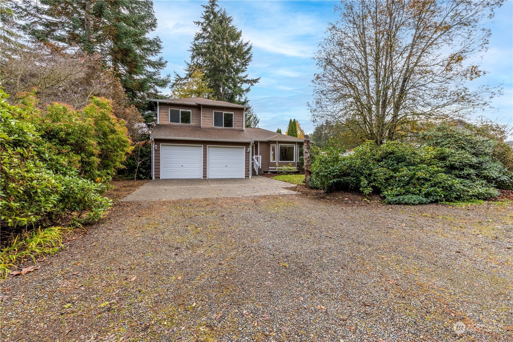 Property Photo:  11905 242nd Avenue E  WA 98321 