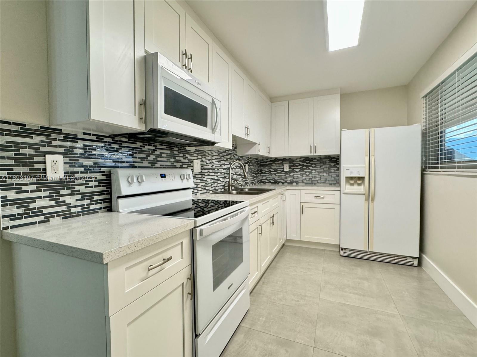 Property Photo:  9260 Fontainebleau Blvd 102  FL 33172 