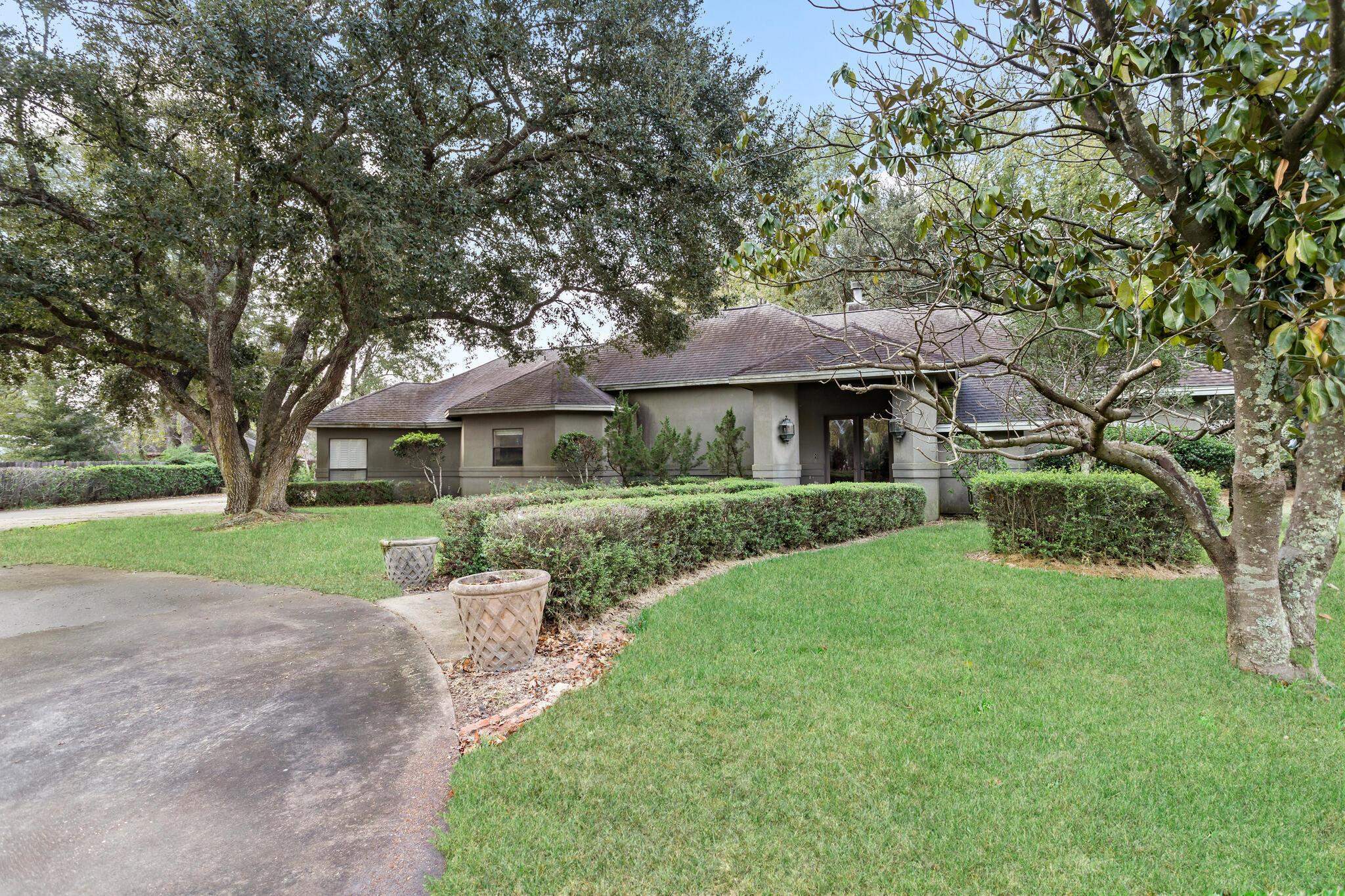 Property Photo:  100 Bayou Dr.  TX 77705 