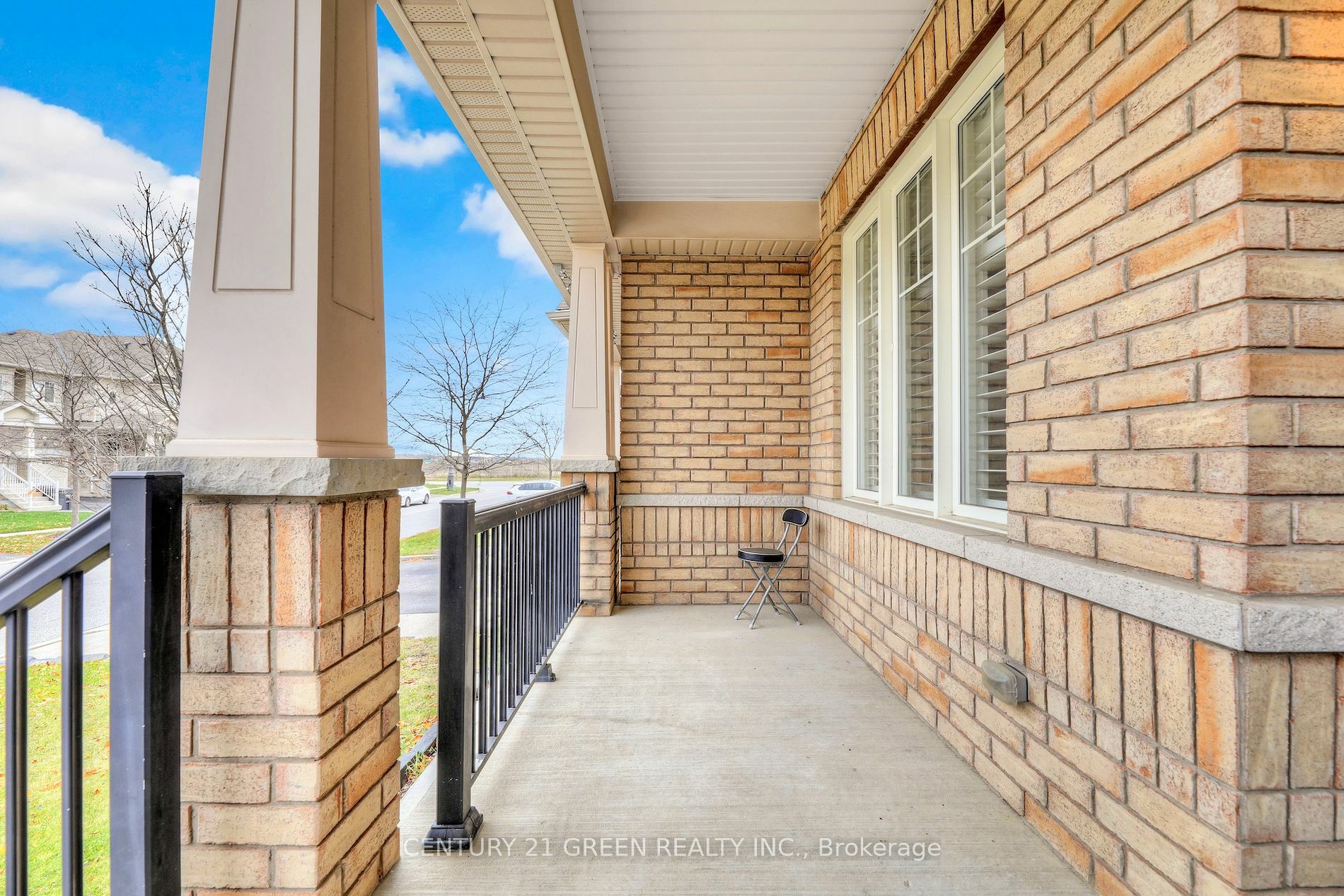 Property Photo:  14 Merrickville Way  ON L6Y 0V8 