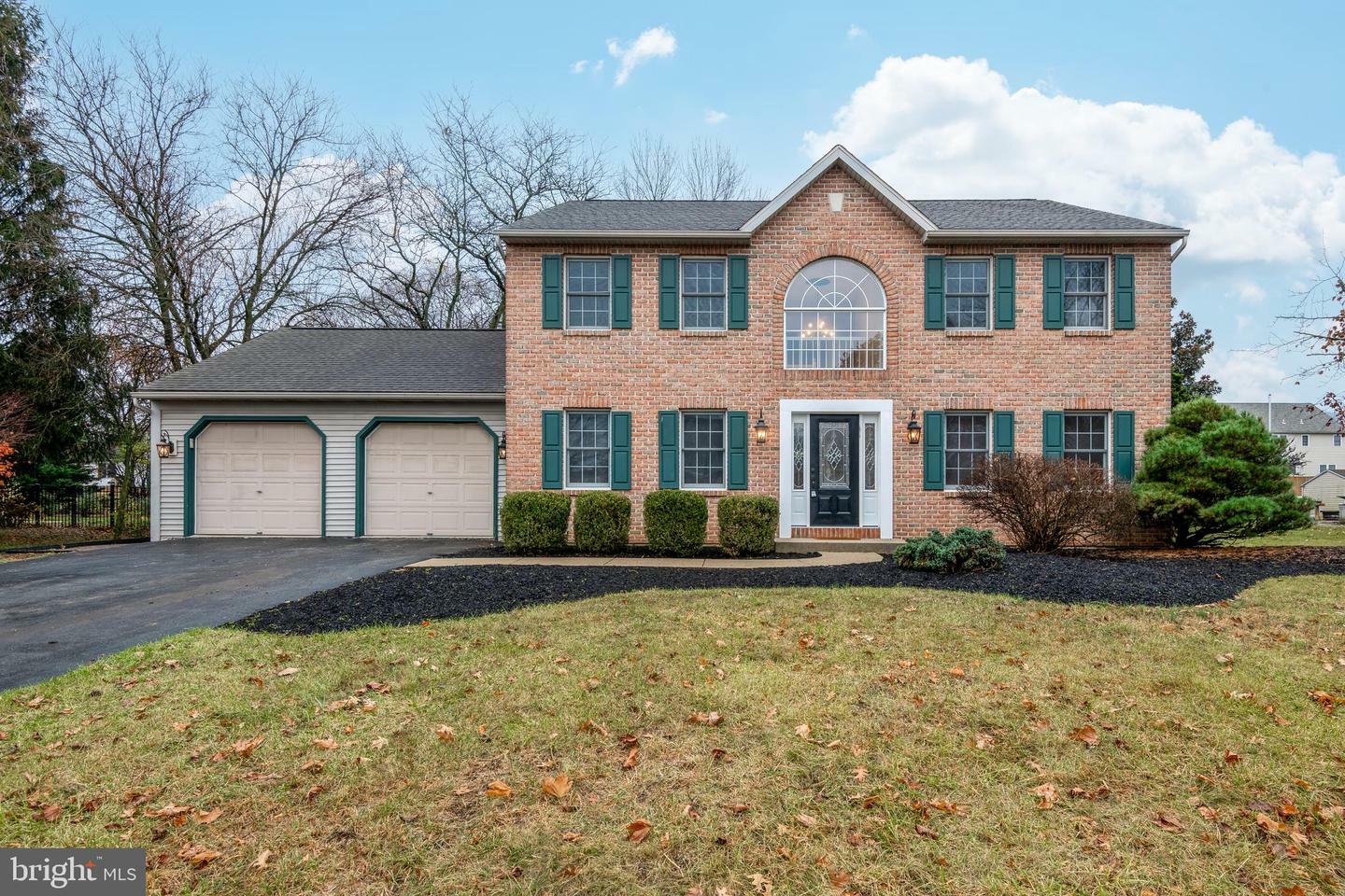 Property Photo:  425 Coronet Drive  PA 19510 